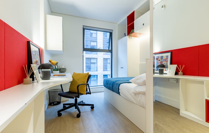 Economy En Suite, Spring Mews, Tinworth Street, Vauxhall, London - Image 1